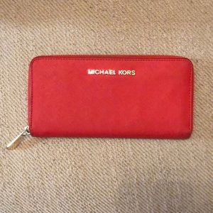 Michael Kors Zip Around Wallet